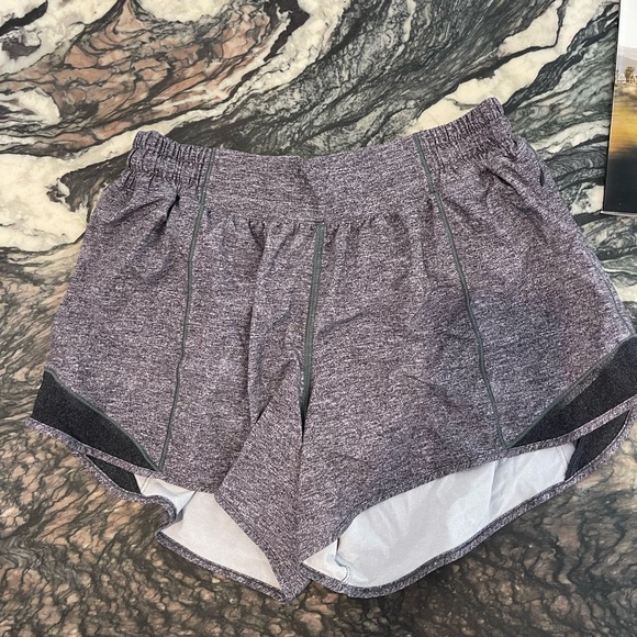 Lululemon hottie hot shorts small flaw - Picture 3 of 4